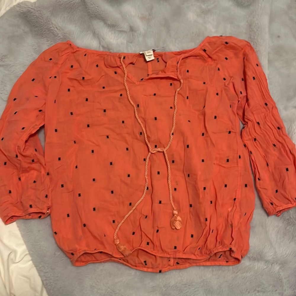 J crew lightweight womans boho blouse - salmon w blk dots, size XXS
